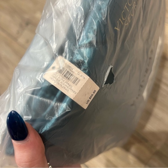 Victoria's Secret Metallic Emerald Teal Puffer Tote Bag - Picture 4 of 5